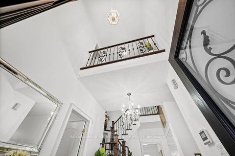 Photo 6 at 785 Quantra Crescent, Wyndham, Newmarket