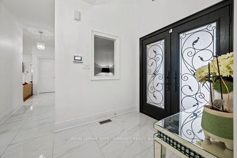 Photo 7 at 785 Quantra Crescent, Wyndham, Newmarket