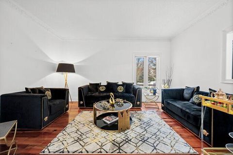 Photo 10 at 785 Quantra Crescent, Wyndham, Newmarket