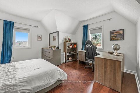 Photo 31 at 785 Quantra Crescent, Wyndham, Newmarket