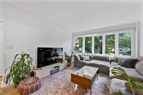 Photo 7 at 80 Berkinshaw Crescent, Don Mills, Toronto