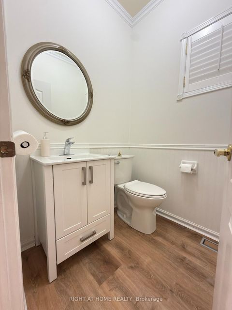 Photo 8 at 3 Bellagio Crescent, Patterson, Vaughan