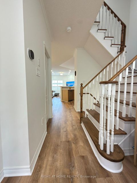 Photo 9 at 3 Bellagio Crescent, Patterson, Vaughan