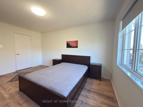 Photo 14 at 3 Bellagio Crescent, Patterson, Vaughan