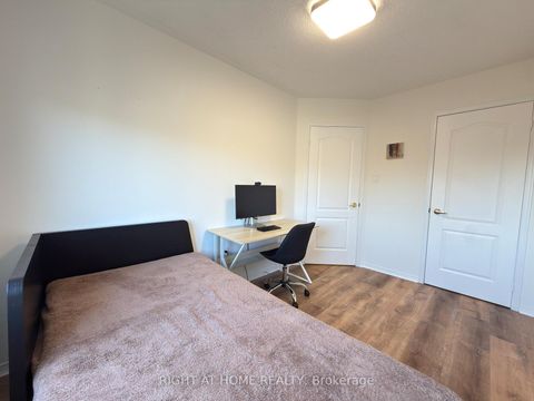 Photo 19 at 3 Bellagio Crescent, Patterson, Vaughan