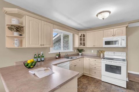 Photo 4 at 8 Rushton Road, Historic Lakeshore Communities, Georgina
