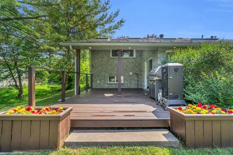 Photo 35 at 8 Rushton Road, Historic Lakeshore Communities, Georgina