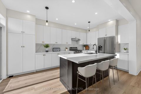 Photo 11 at 126 Killington Avenue, Kleinburg, Vaughan