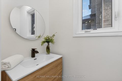 Photo 16 at 126 Killington Avenue, Kleinburg, Vaughan