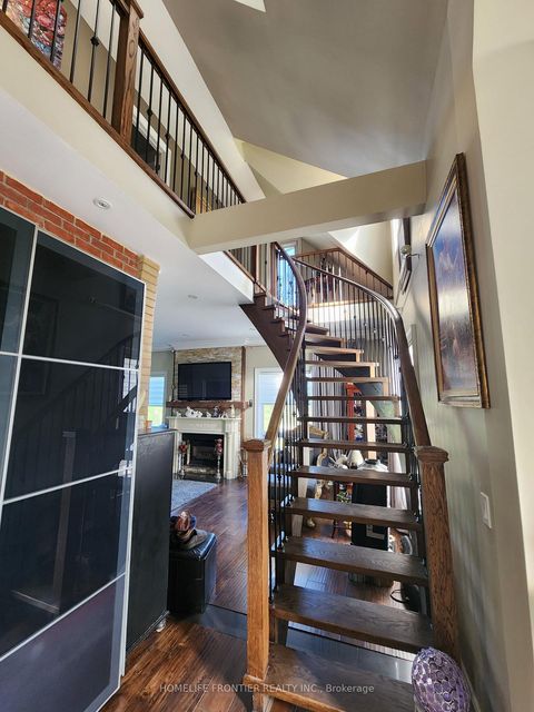 Photo 15 at 3 Mandalane Drive, Schomberg, King