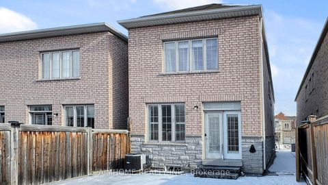 Photo 49 at 18 Bristlewood Crescent, Patterson, Vaughan