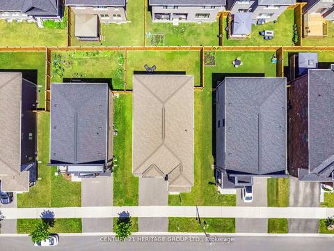 Photo 5 at 13 Mabern Street, Holly, Barrie