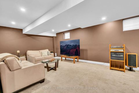 Photo 36 at 13 Mabern Street, Holly, Barrie