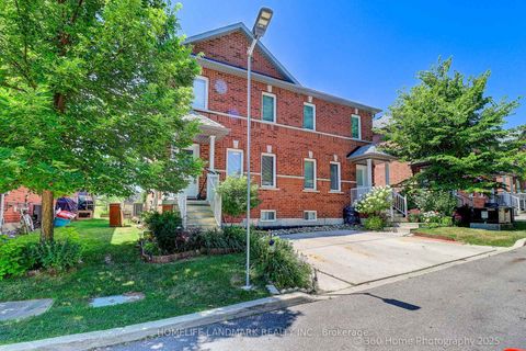 Photo 7 at 3 - 361 Birchmount Road, Cliffside, Toronto