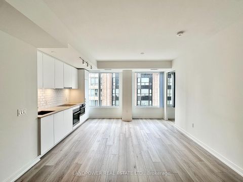 Photo 4 at 605 - 158 Front Street E, Waterfront Communities C8, Toronto