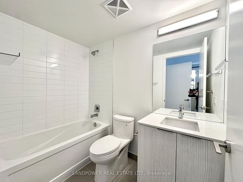 Photo 8 at 605 - 158 Front Street E, Waterfront Communities C8, Toronto