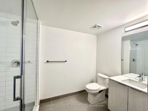 Photo 11 at 605 - 158 Front Street E, Waterfront Communities C8, Toronto