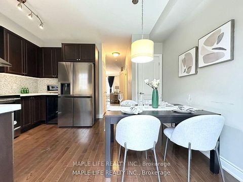 Photo 8 at 5 Hayes Lane, Willowdale East, Toronto