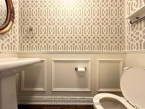 Photo 9 at 5 Hayes Lane, Willowdale East, Toronto