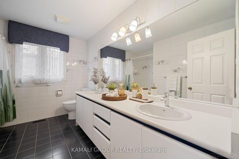 Photo 31 at 287 Dunview Avenue, Willowdale East, Toronto