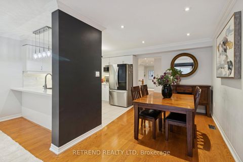 Photo 8 at 6 Summit Drive, Vellore Village, Vaughan