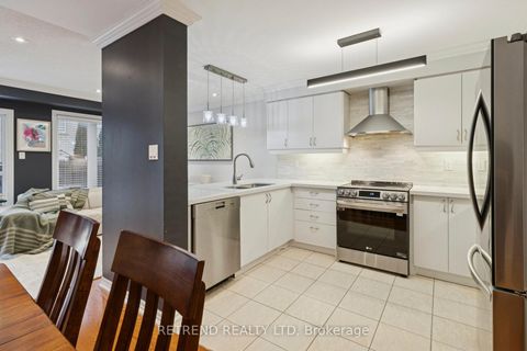 Photo 10 at 6 Summit Drive, Vellore Village, Vaughan