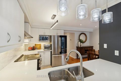 Photo 14 at 6 Summit Drive, Vellore Village, Vaughan