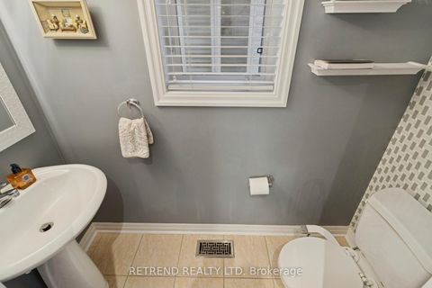 Photo 18 at 6 Summit Drive, Vellore Village, Vaughan