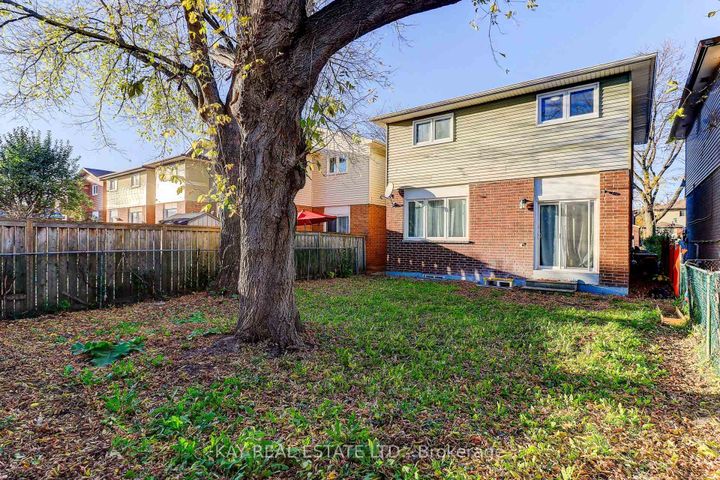 Photo 9 at 125 Littleleaf Drive, Malvern, Toronto