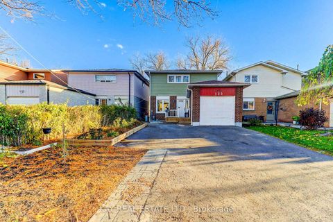 Photo 2 at 125 Littleleaf Drive, Malvern, Toronto