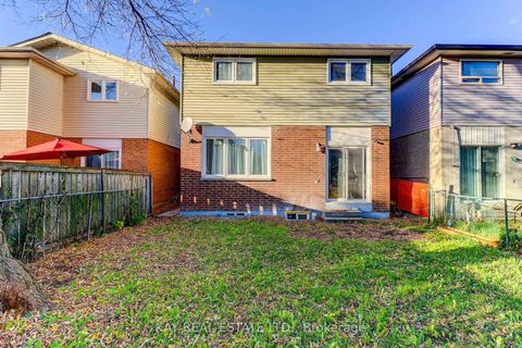 Photo 4 at 125 Littleleaf Drive, Malvern, Toronto