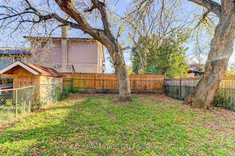 Photo 5 at 125 Littleleaf Drive, Malvern, Toronto