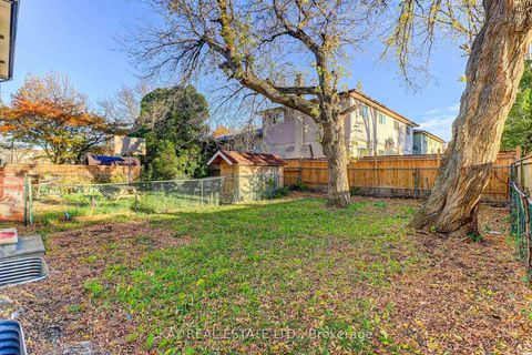 Photo 6 at 125 Littleleaf Drive, Malvern, Toronto