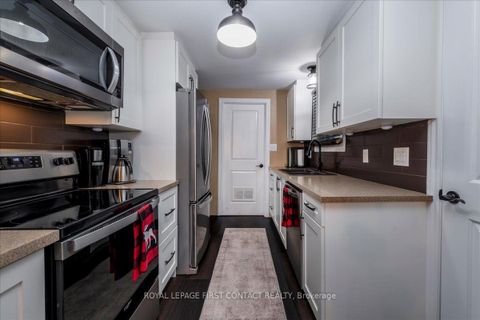 Photo 8 at 10 South Boulevard, Rural Innisfil, Innisfil