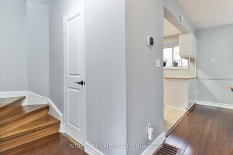 Photo 7 at 255 - 55 Collinsgrove Road, West Hill, Toronto