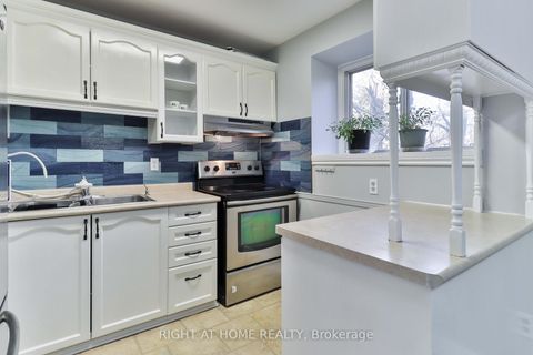 Photo 16 at 255 - 55 Collinsgrove Road, West Hill, Toronto
