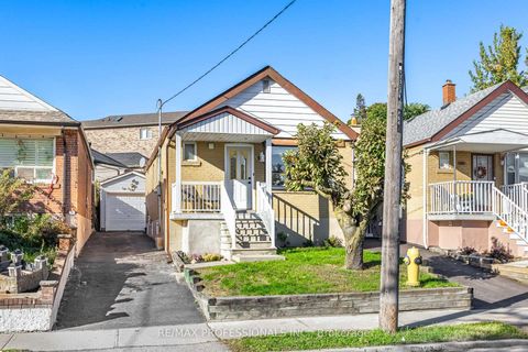 Photo 1 at 54 Holmesdale Crescent, Fairbank, Toronto
