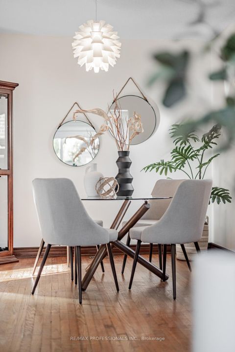 Photo 8 at 54 Holmesdale Crescent, Fairbank, Toronto