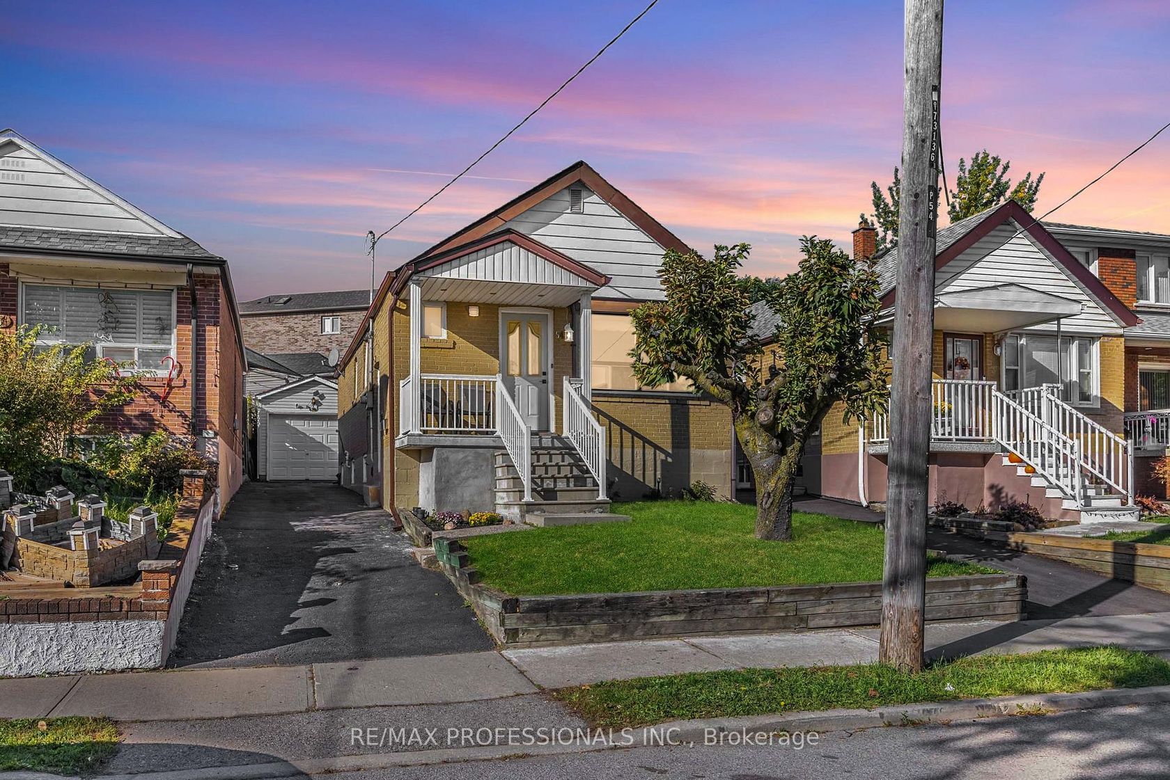 54 Holmesdale Crescent, Fairbank, Toronto 