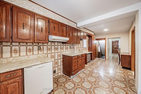 Photo 14 at 560 Atlas Avenue, Oakwood Village, Toronto