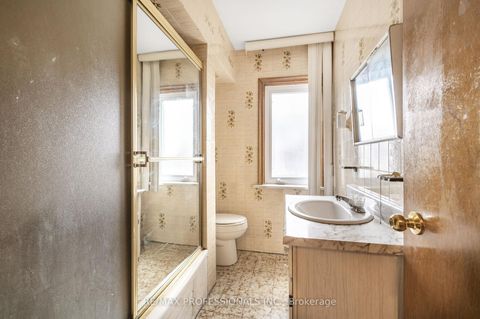 Photo 18 at 560 Atlas Avenue, Oakwood Village, Toronto