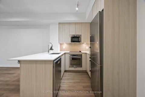 Photo 6 at 525 - 99 Eagle Rock Way, Rural Vaughan, Vaughan