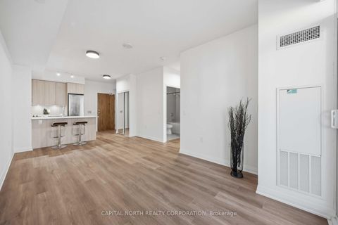 Photo 14 at 525 - 99 Eagle Rock Way, Rural Vaughan, Vaughan