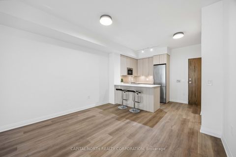 Photo 15 at 525 - 99 Eagle Rock Way, Rural Vaughan, Vaughan