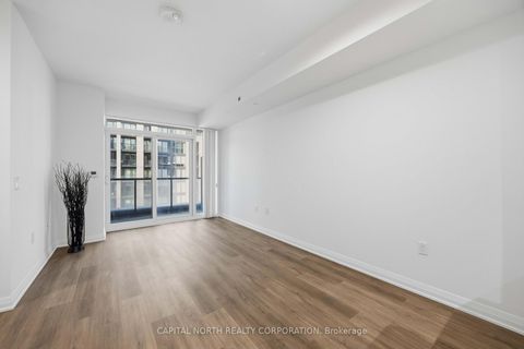 Photo 17 at 525 - 99 Eagle Rock Way, Rural Vaughan, Vaughan