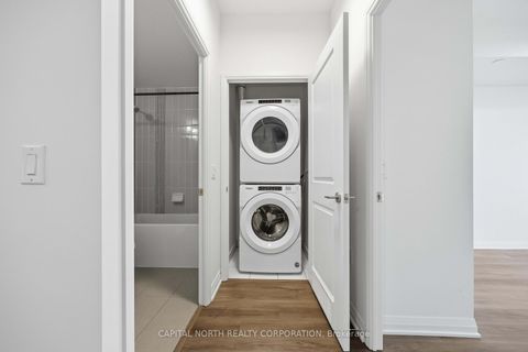 Photo 20 at 525 - 99 Eagle Rock Way, Rural Vaughan, Vaughan