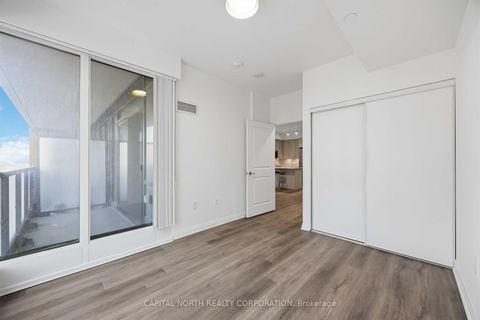 Photo 21 at 525 - 99 Eagle Rock Way, Rural Vaughan, Vaughan