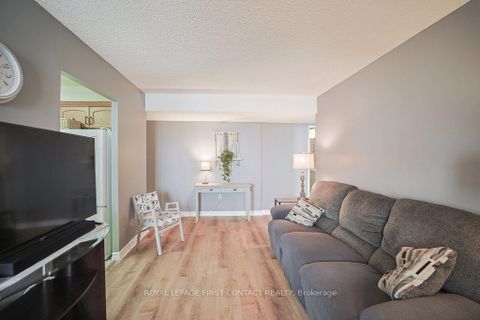Photo 4 at 808 - 20 William Roe Boulevard, Central Newmarket, Newmarket