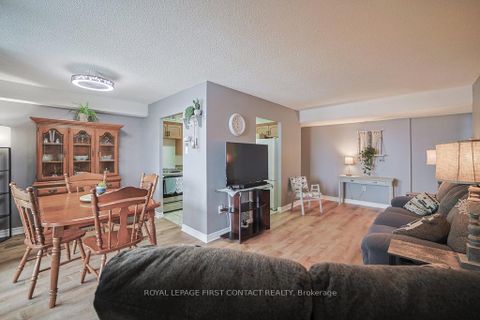 Photo 5 at 808 - 20 William Roe Boulevard, Central Newmarket, Newmarket