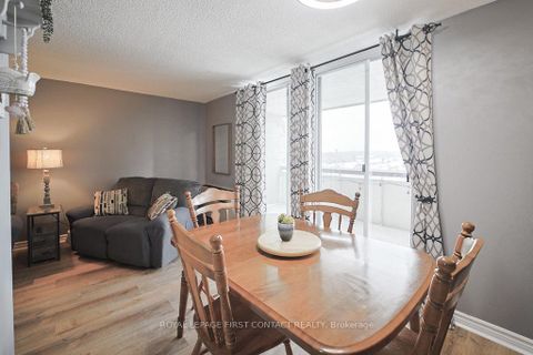 Photo 12 at 808 - 20 William Roe Boulevard, Central Newmarket, Newmarket